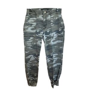 Express Cropped Straight Strech High Rise Stretch Camo Pants Women's Size 4